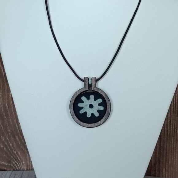 "Hviezda" Industrial Indigo "Modrotlač" Necklace - Wood & Chrome Accent. - Picture 3 of 5